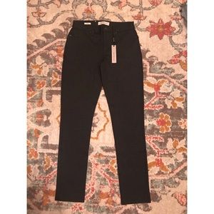 NWT Calvin Klein Jeggings
